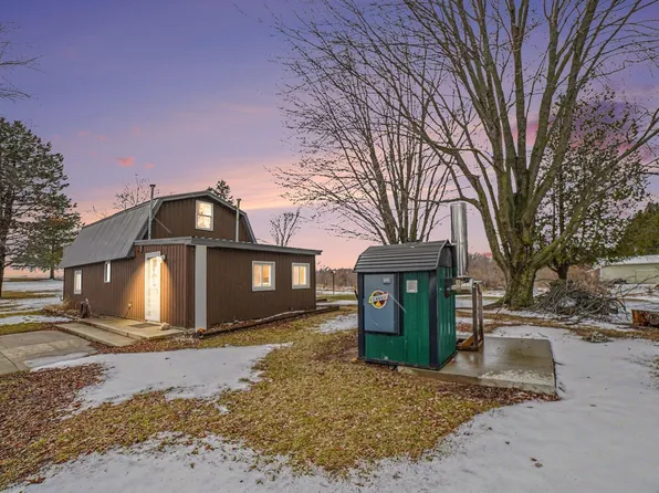 6923 S Crawford Rd, Mount Pleasant, MI 48858