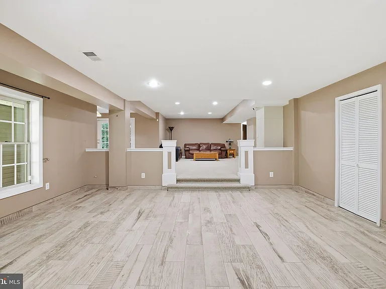 5767 Bush Hill Dr — Photo 53