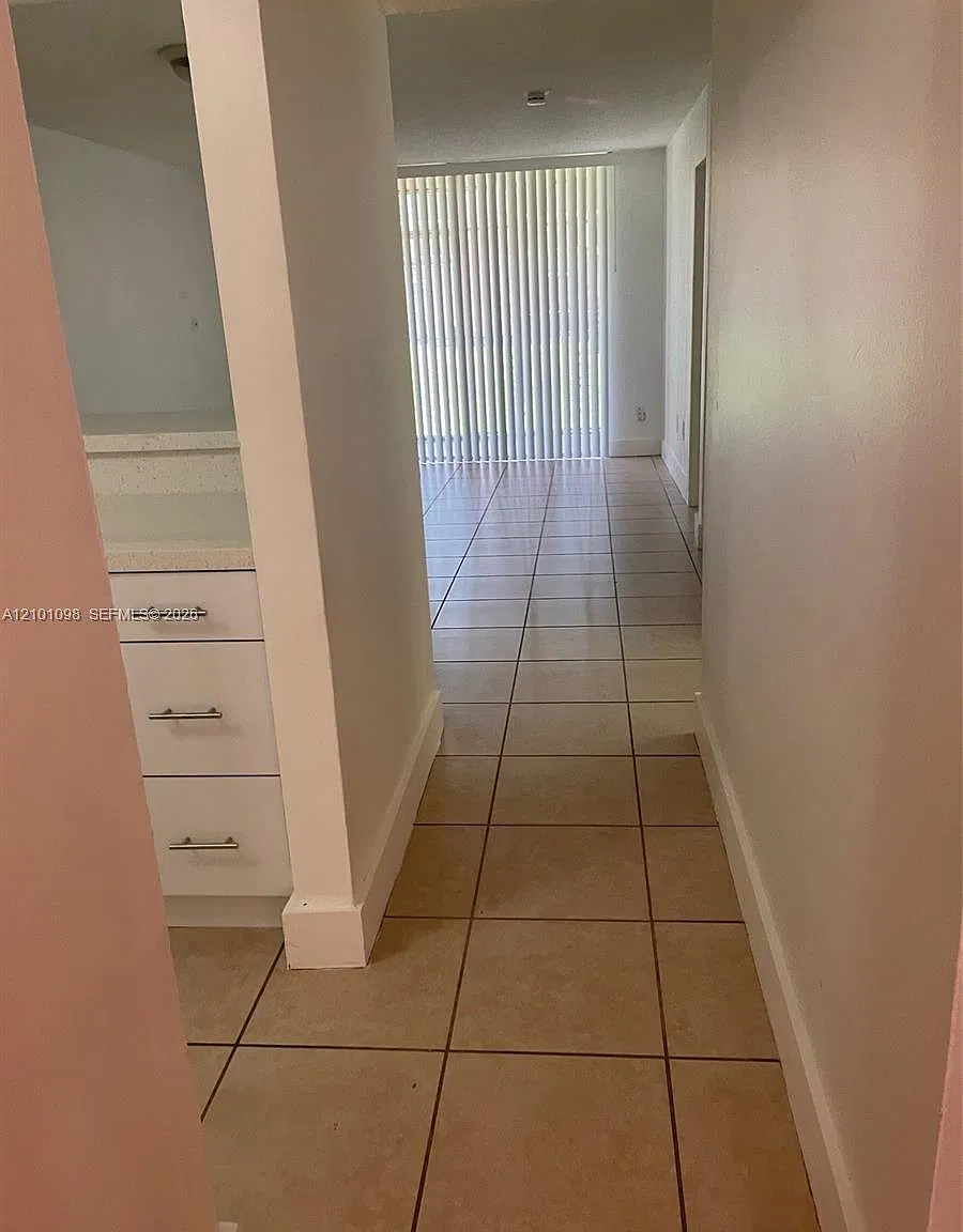Point South Condo — Photo 1