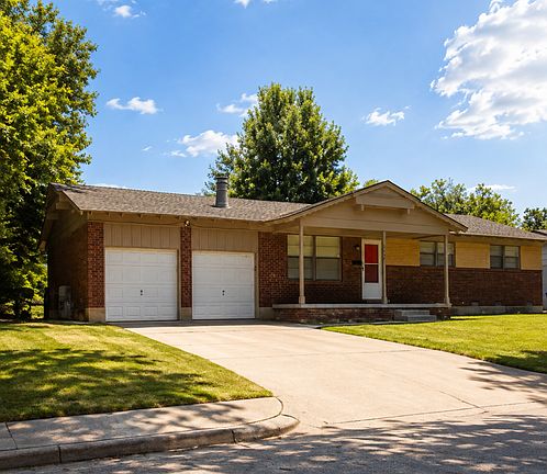 2nd image of 3508 Meadowbrook Dr