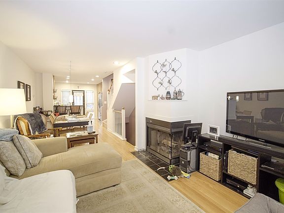 1441 S Plymouth B LR