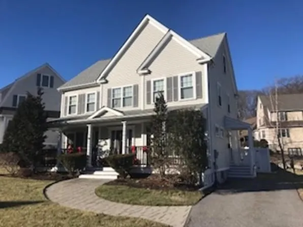 5 Maple Leaf Dr, Hyde Park, MA 02136