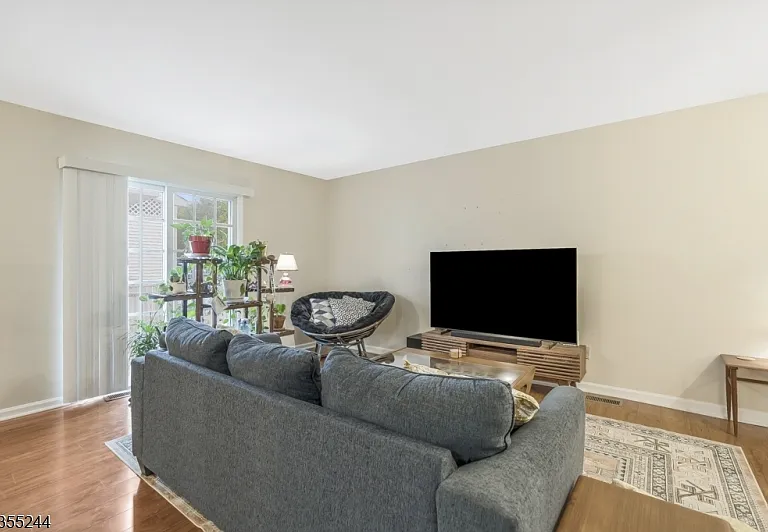 105 Alexandria Way — Photo 14