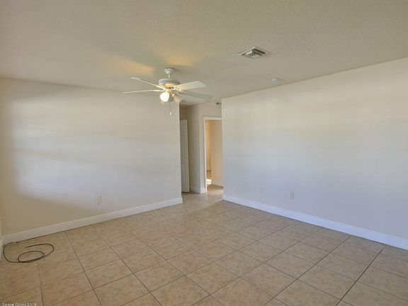 5th image of 1610 Sea Breeze Ln