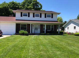 332 Elmshaven Dr, Lansing, MI 48917
