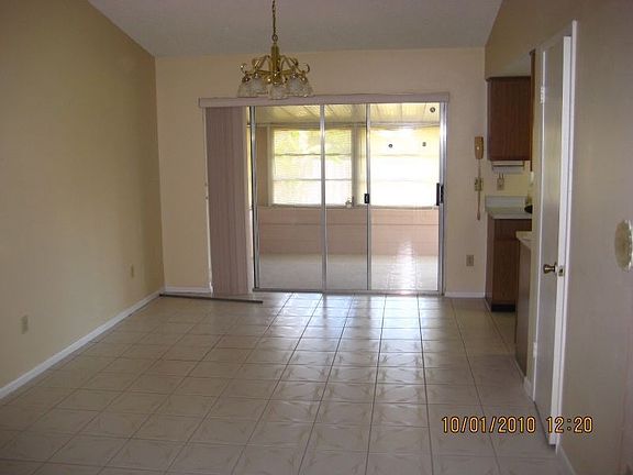 3rd image of 483 Floral Dr
