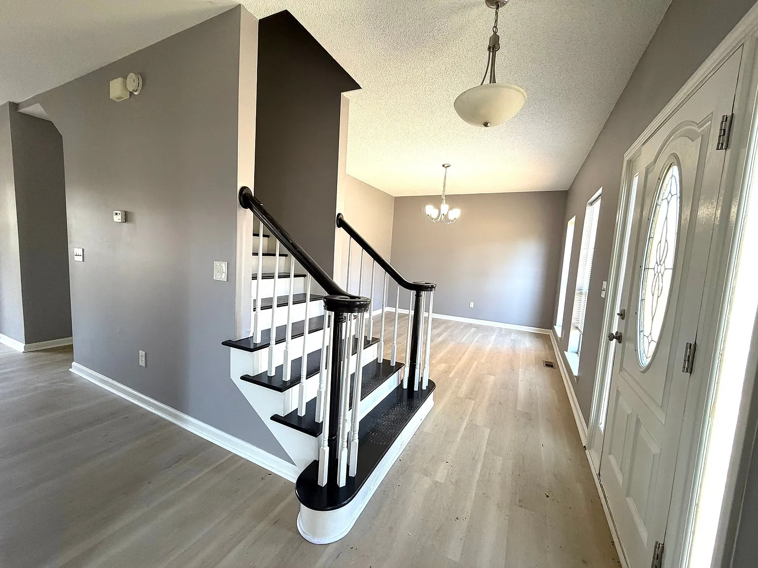 4 bed, 2.5 bath, 2660 sqft, $2,800 — Photo 4