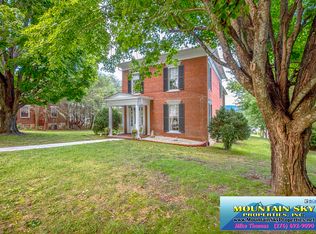 7021 Camelot Dr, Little Rock, AR 72209