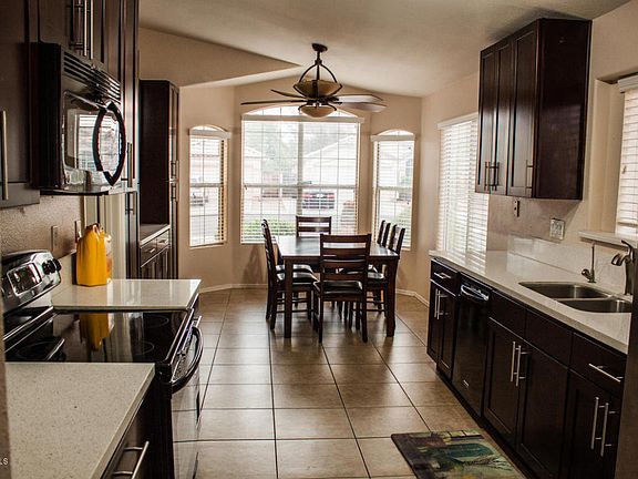5th image of 1091 W Kingbird Dr