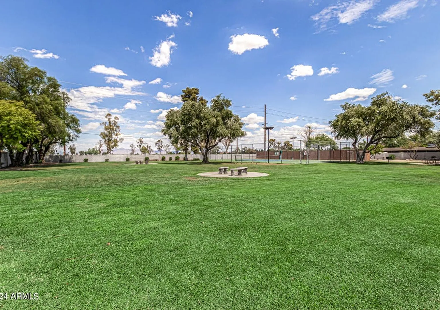 Beautiful 2 Bedroom 2 bath Condo — Photo 3