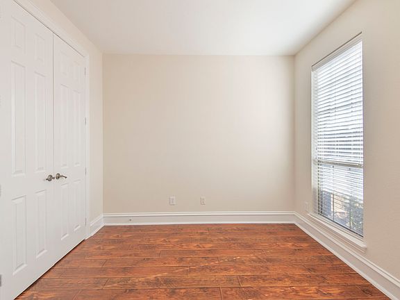 3rd image of 15484 Forest Haven Ln