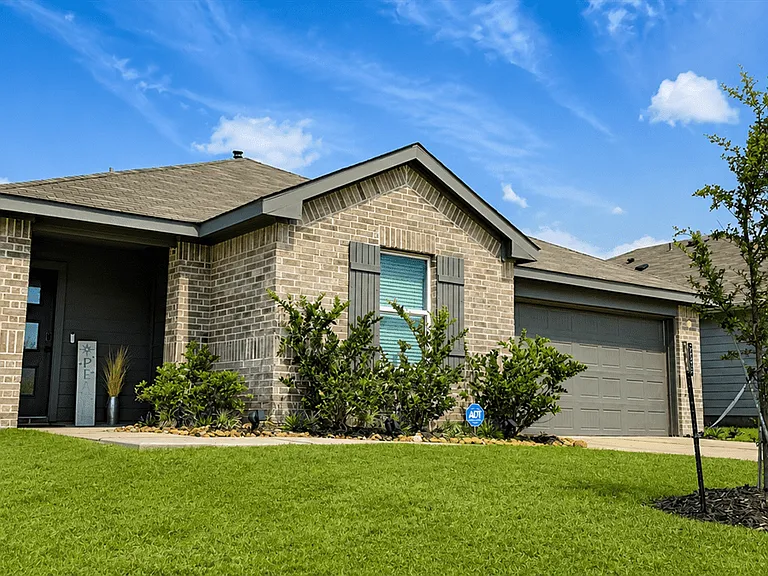 24836 Sugar Pine Cone St — Photo 1