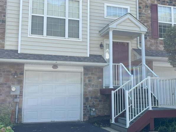 225 Yorktown Ct