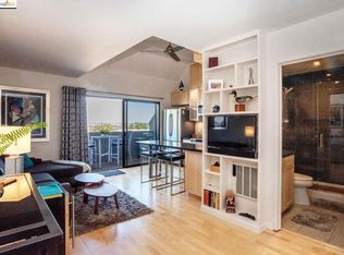 3 Embarcadero W APT 343, Oakland, CA 94607