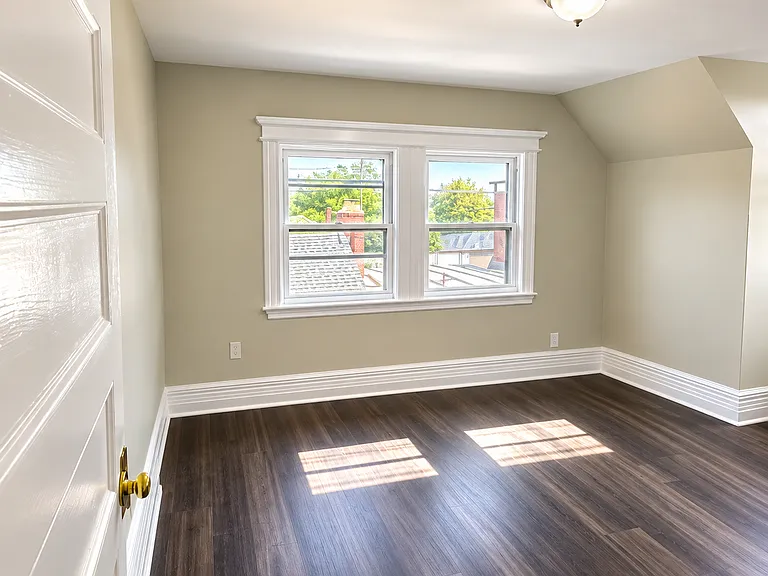 76 Ridge St #3 — Photo 9