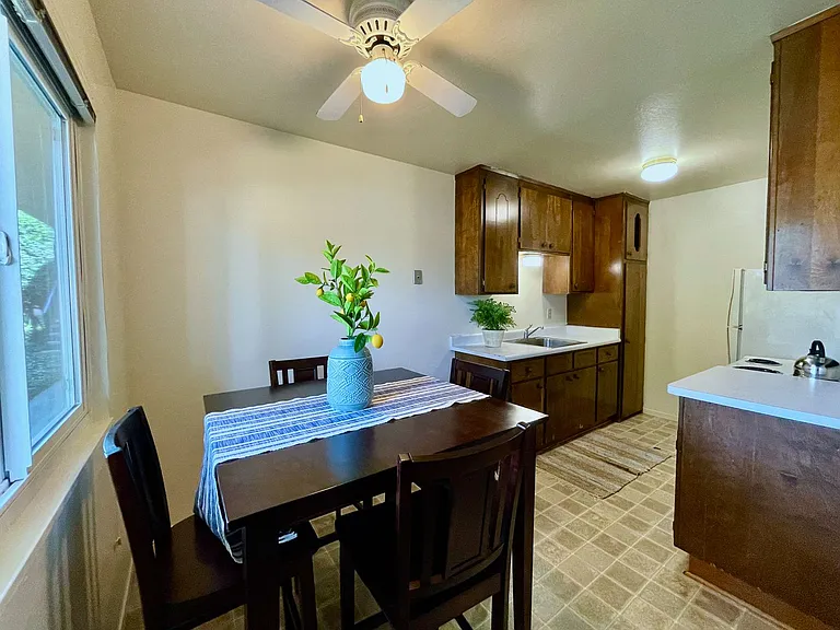 7th Street Manor — Photo 32