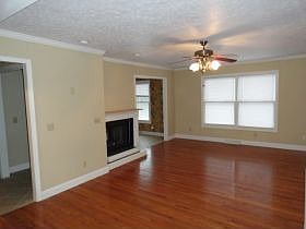 3rd image of 971 Holiday Dr