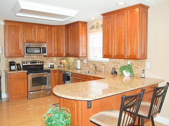 5th image of 10209 Poppy Ln