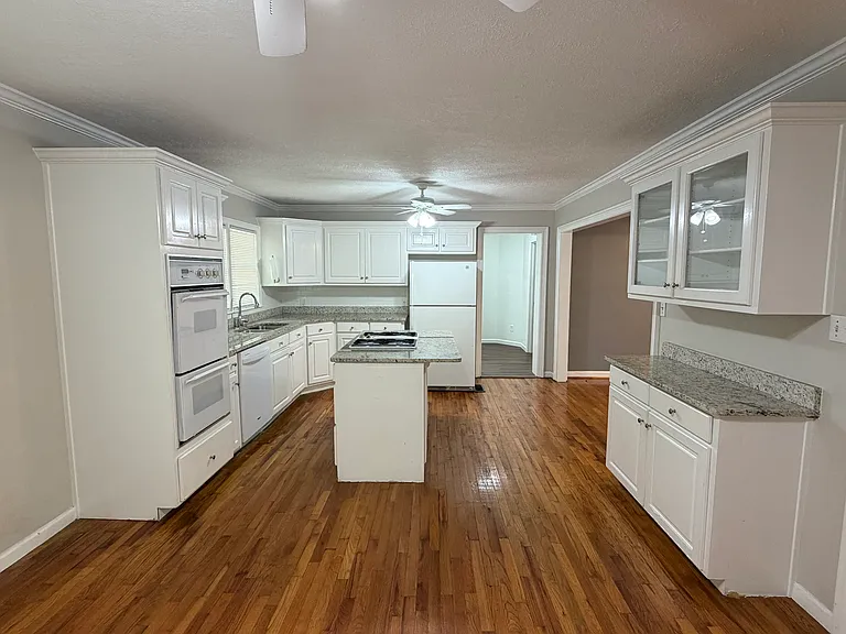 4511 Summerville Rd — Photo 8