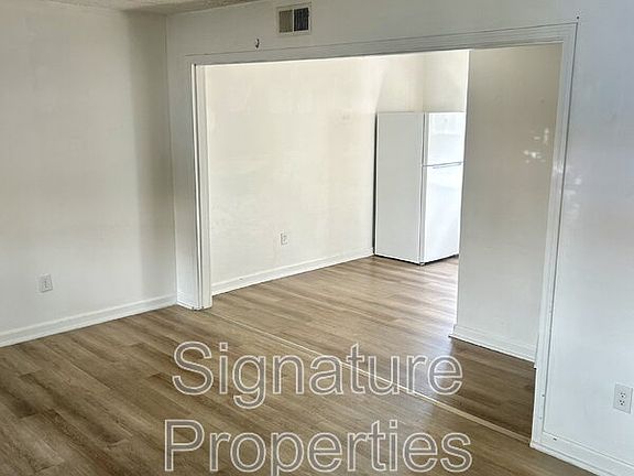 3rd image of 1055 Rives Rd APT 16