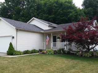 806 Song Bird St, Elyria, OH 44035