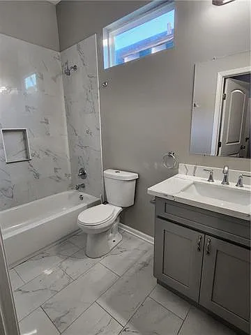 2522 N Galvez St — Photo 5