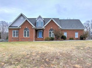 7706 Hap Ct, Kernersville, NC 27284