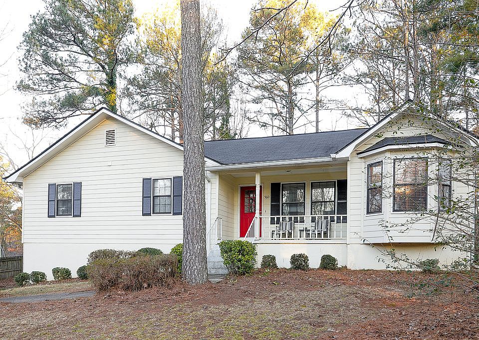 1st image of 560 Gregory Manor Dr SW