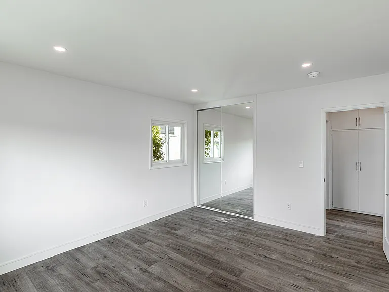 1112 11th St #8 — Photo 13