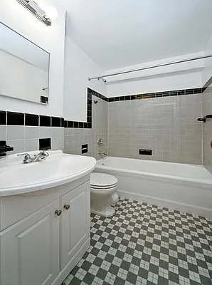 Rented by Bank Neary | media 2