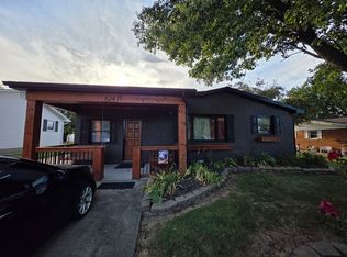 824 N Polk Dr, Oakland City, IN 47660