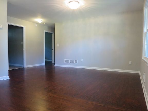 5th image of 3723 Lakeview Dr