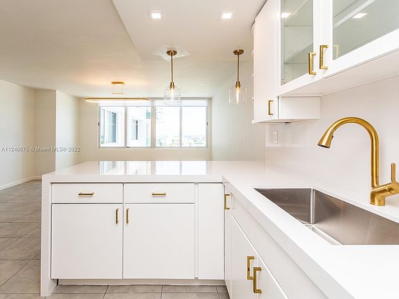5th image of 1000 West Ave APT 1432