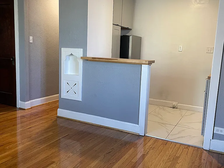 1760 N Pearl St #9 — Photo 7
