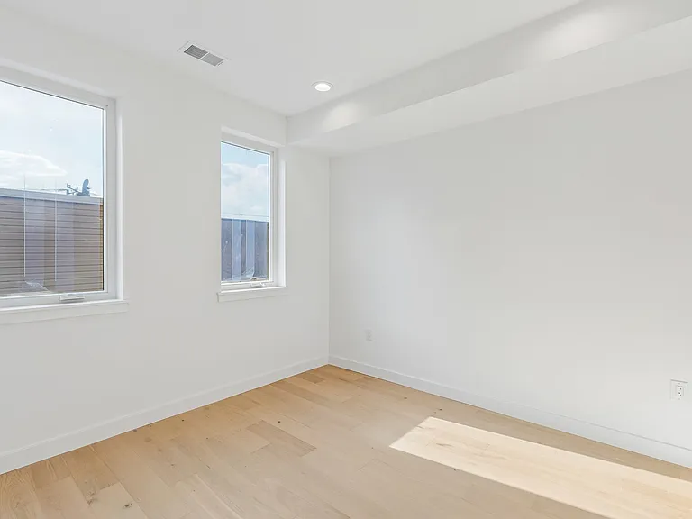 1342 S Bouvier St — Photo 25