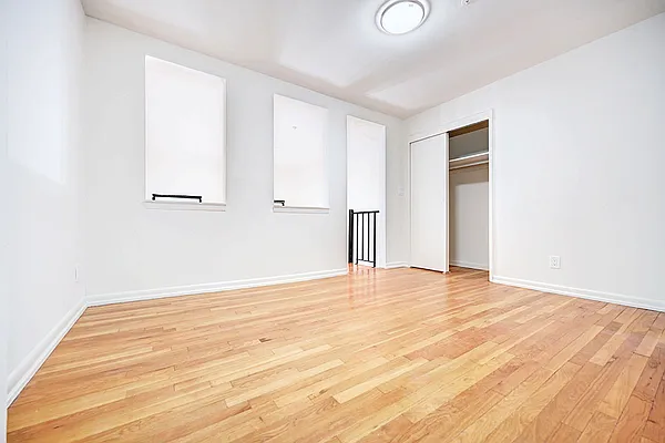 Rented by Urbane Brokerage | media 16