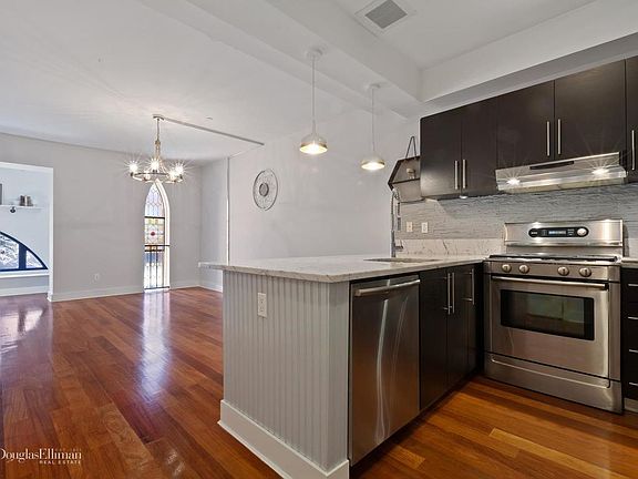 4th image of 264 Cumberland St APT 6