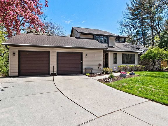 4th image of 125 Traders Point Ln