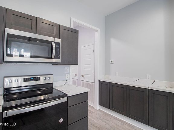 5th image of 225 Winter Garden Dr #A2