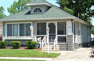 2nd image of 215 Donmoyer Ave