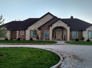 2857 Old Seagraves Rd, Seagraves, TX 79359