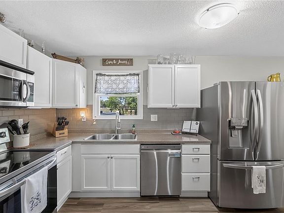 5th image of 504 SE 19th St