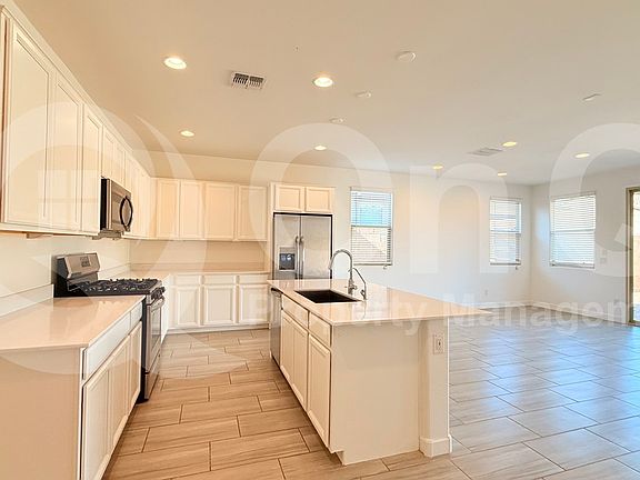 3rd image of 19638 W Badgett Ln