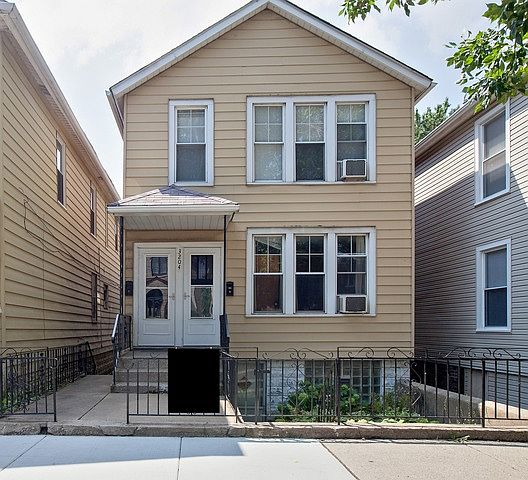 1st image of 3204 S Emerald Ave