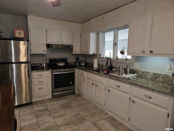4th image of 2637 Fillmore St