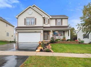 2135 Columbine Ct, Round Lake, IL 60073