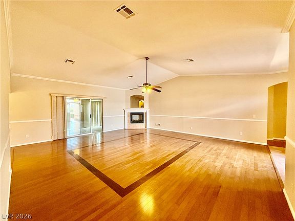 4th image of 3551 E Vineyard Dr N