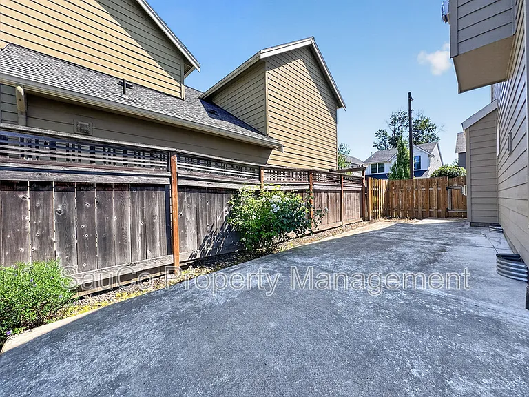 5073 NW 149th Ter — Photo 20
