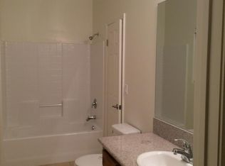 6608 Edgeview Dr APT B, Bakersfield, CA 93306