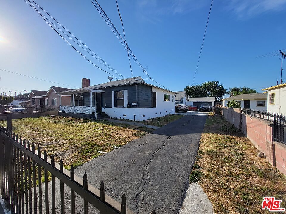1st image of 1241 W 110th St